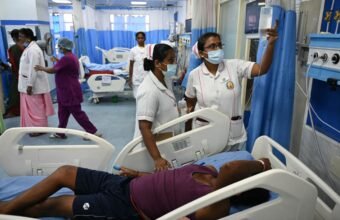 Doctor advising heatwave precautions and hydration measures in Rajasthan.