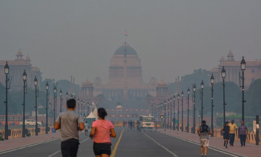 Delhi Air Pollution: How Commuters Can Protect Their Lungs